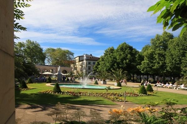 Bayrisches Staatsbad Bad Kissingen mit großen Brunnen 